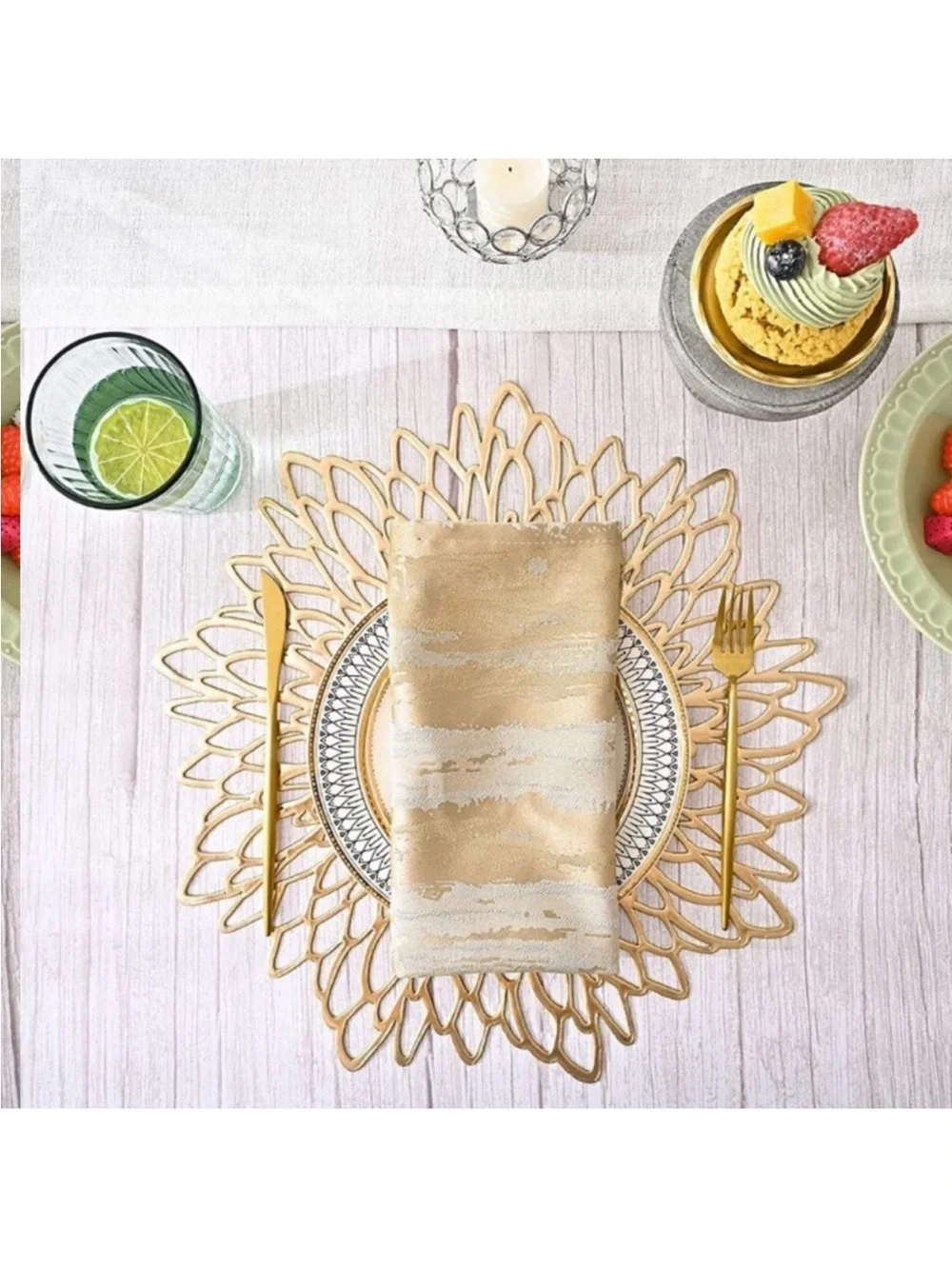 Gold Vinyl Placemats Set of 8 Round Floral Leaf Dining Modern Table Place Mats
